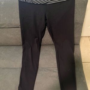 Lululemon size 12 reversible leggings